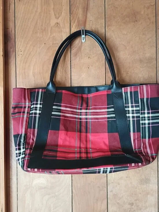 Victoria’s Secret Red Plaid Tote Bag Holiday Shopper Large - Picture 5 of 6